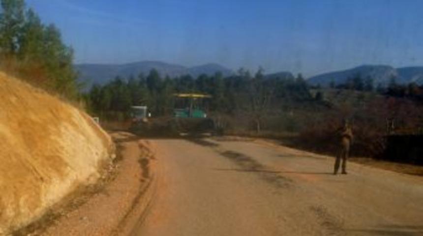 Köy Yolu Asfalt Oluyor