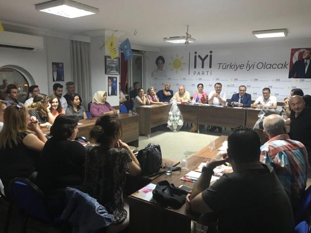 Kara&ccedil;oban, İl&ccedil;e Ziyaretlerinde Dur Durak Bilmiyor