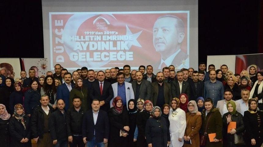 Siyaset Akademi Devam Ediyor