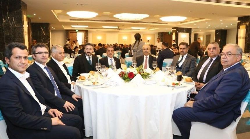 Protokol &Uuml;yeleri Otelin A&ccedil;ılış Yemeğine Katıldı