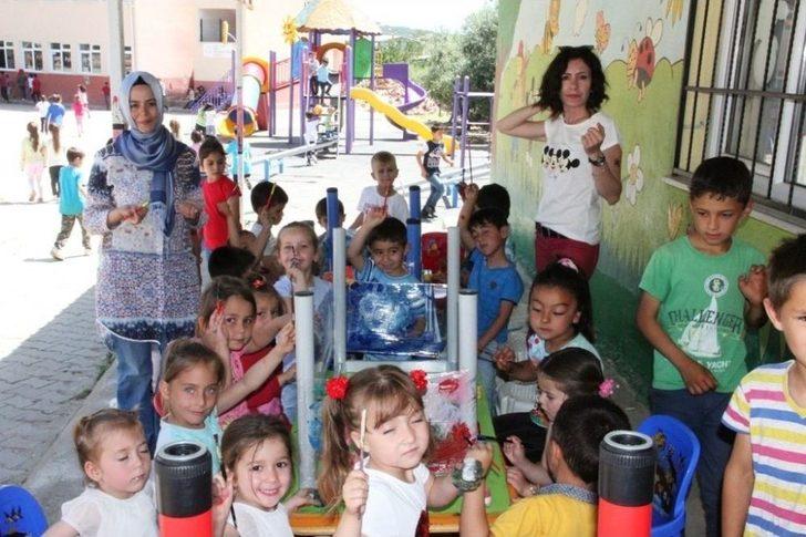 Minik Kız İstiklal Marşını Ezberledi Çevresine Örnek Oldu G3