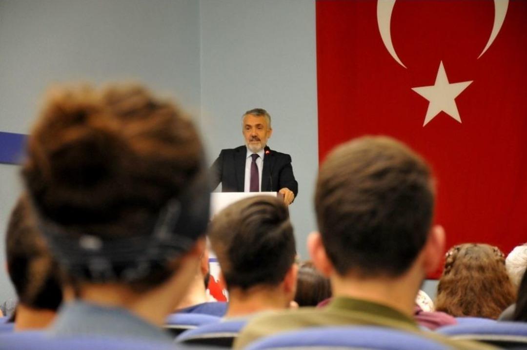 Tıp &Ouml;ğrencileri Rekt&ouml;r Bilgi&ccedil; İle Y&uuml;z Y&uuml;ze