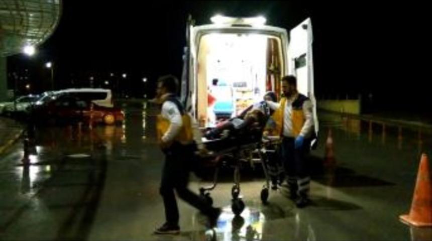 Ka&ccedil;ırılmak İstenen Gen&ccedil; Kızı Polis Kurtardı