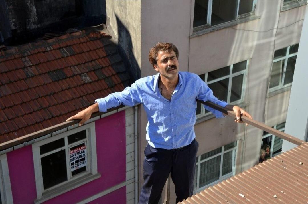 Kadir İnanır Sevgisi Y&uuml;z&uuml;nden İntihara Kalkıştı