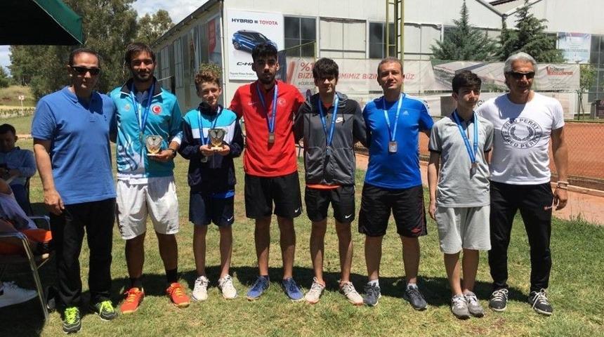 Osmangazili Raket D&uuml;nya Şampiyonası&rsquo;nda