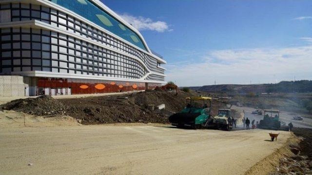 Petrol Caddesinde İstinat Duvarı Ve Asfalt Çalışması