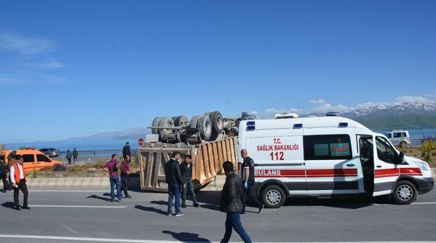 Tatvan&rsquo;da Trafik Kazası: 1 Yaralı