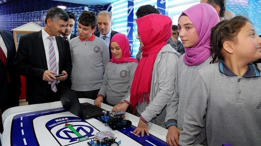 "kodlama Eğitimi Projesi&rsquo; Kapsamında Oluşturulan At&ouml;lyelerin Yedincisi İyidere İl&ccedil;esinde A&ccedil;ıldı.