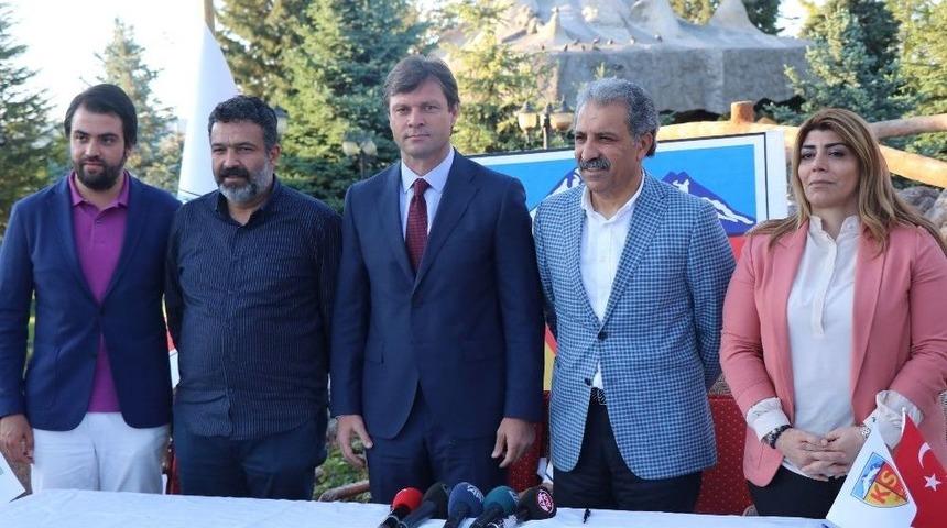 Ertuğrul Sağlam, Kayserispor İle 3 Yıllık S&ouml;zleşme İmzaladı
