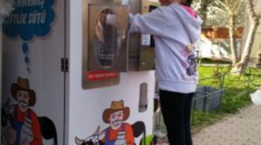 Bu Otomattan S&uuml;t Almak &Ccedil;ocuk Oyuncağı