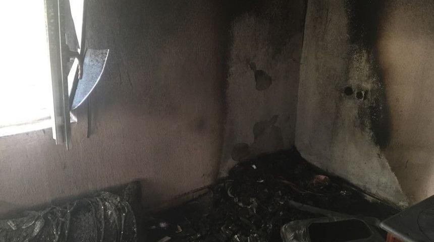 Darge&ccedil;it&rsquo;te &Ccedil;ıkan Yangında Ev Yandı, 1 Kişi Dumandan Zehirlendi.