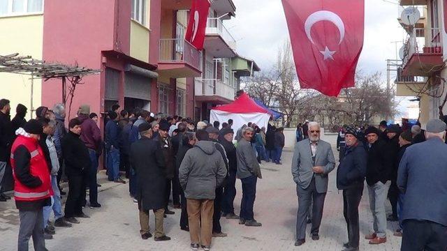 Sandıklı Şehidini Türk Bayrakları İle Karşılayacak