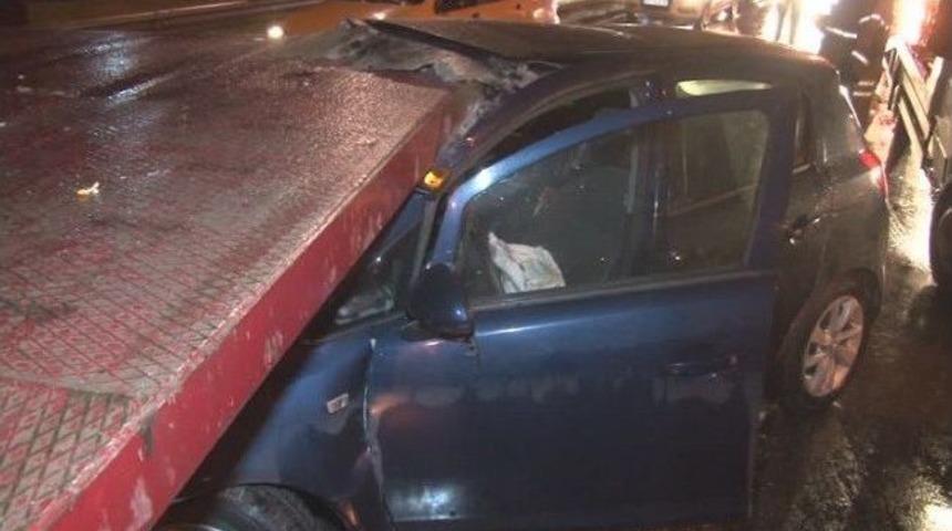 Tır Dorsesine Arkadan &Ccedil;arpan S&uuml;r&uuml;c&uuml;, &Ouml;l&uuml;mden D&ouml;nd&uuml;