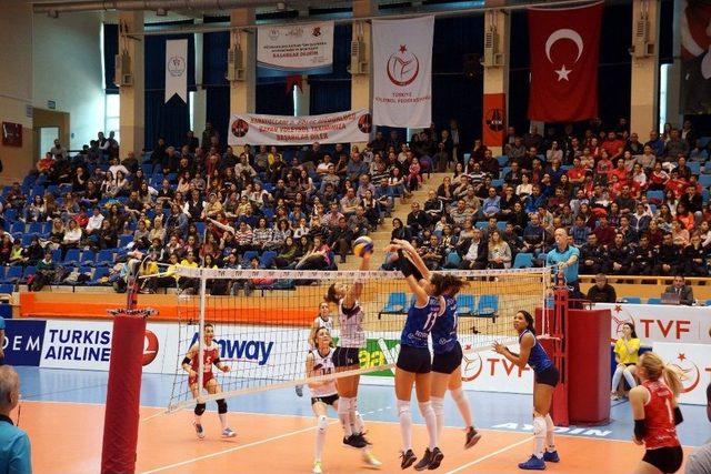 Voleybol Federasyon Başkanı Üstündağ Ve Nazilli Belediye Başkanı Alıcık Birlikte Maç İzledi