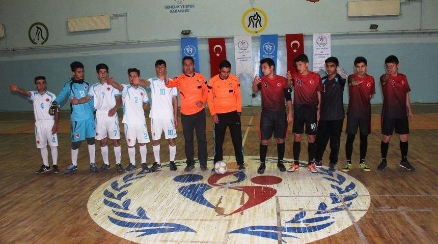 Naim S&uuml;leymanoğlu Ağrı&rsquo;da Unutulmadı