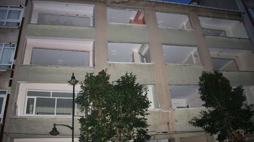 Zeytinburnu&rsquo;nda Doğalgaz Patlaması, Paniğe Neden Oldu