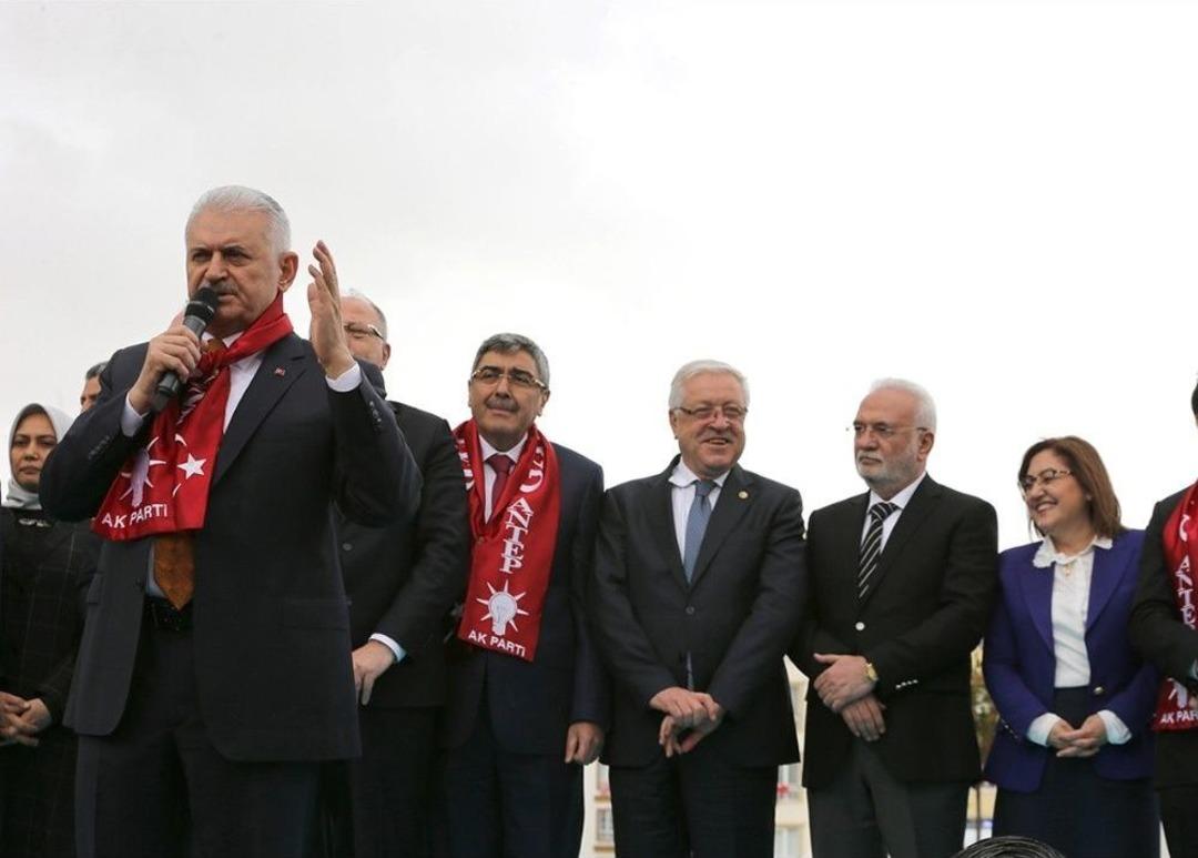 Başbakan Yıldırım&rsquo;dan Başkan Şahin&rsquo;e &Ouml;vg&uuml;