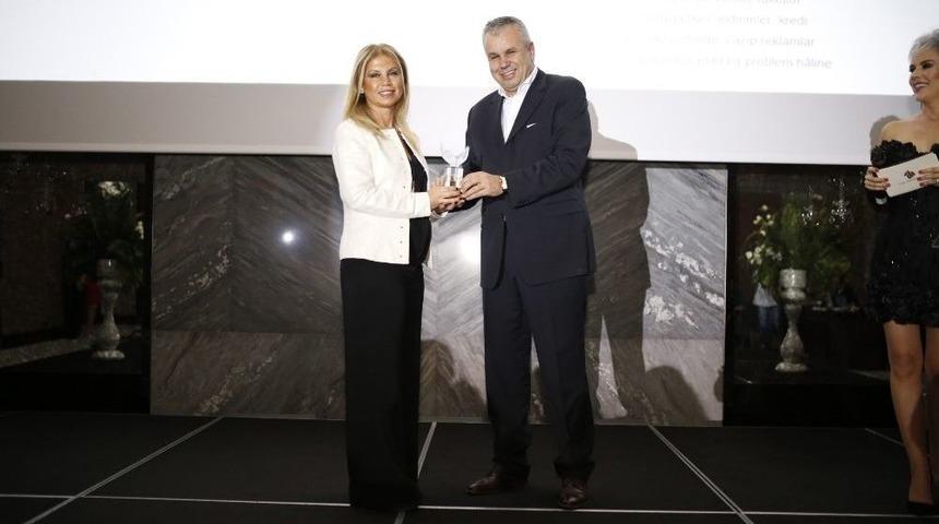 T&uuml;rk B&ouml;brek Vakfı&rsquo;ndan İhlas Medya&rsquo;ya &Ccedil;ifte &Ouml;d&uuml;l