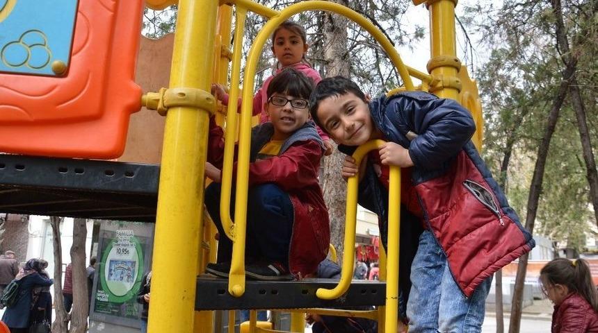 Kırıkkaleliler De "&ccedil;ocuk Parklarına Kamera Konulsun" Dedi