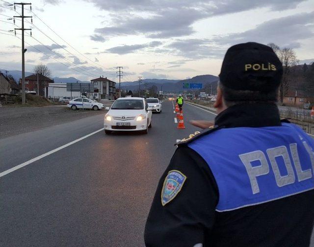 Polis Karayolunda Yaptığı Uygulamada Kuş U&ccedil;urtmadı 1