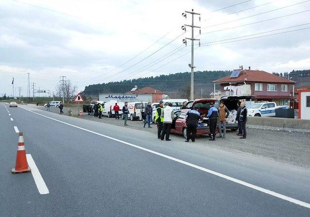 Polis Karayolunda Yaptığı Uygulamada Kuş U&ccedil;urtmadı 2