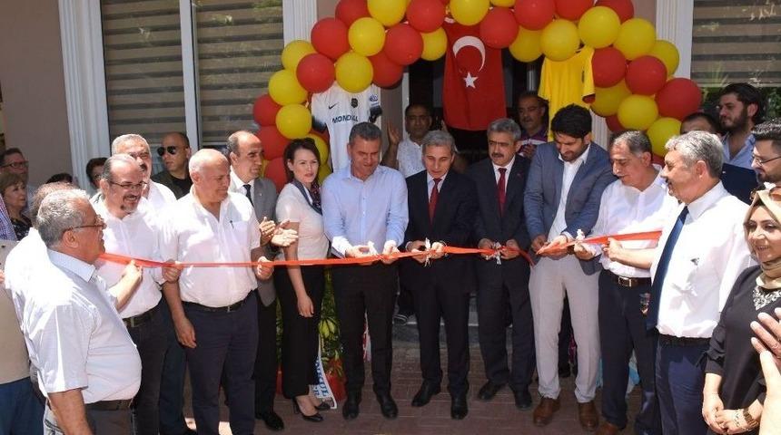 Başkan Alıcık, Malatya K&uuml;lt&uuml;r Ve Dayanışma Derneğinin A&ccedil;ılışına Katıldı