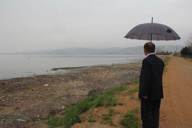 İstanbul Üniversitesi Deniz Bilimleri Öğretim Üyesi Yrd. Doç.dr. Yavuz Örnek: