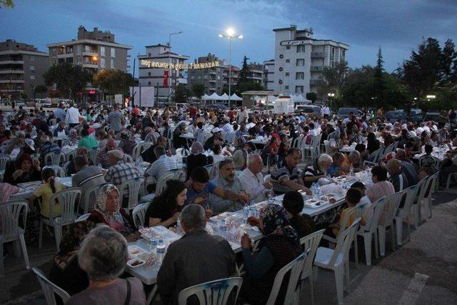 Menderes’te İlk İftar Gerçekleşti