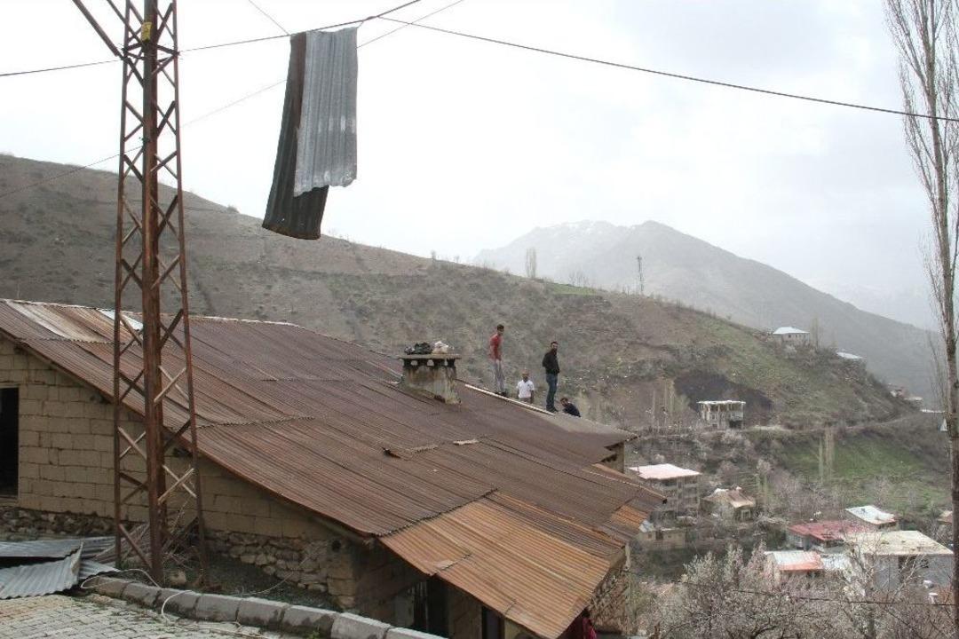 Şemdinli&rsquo;de Fırtına &Ccedil;atıları U&ccedil;urdu