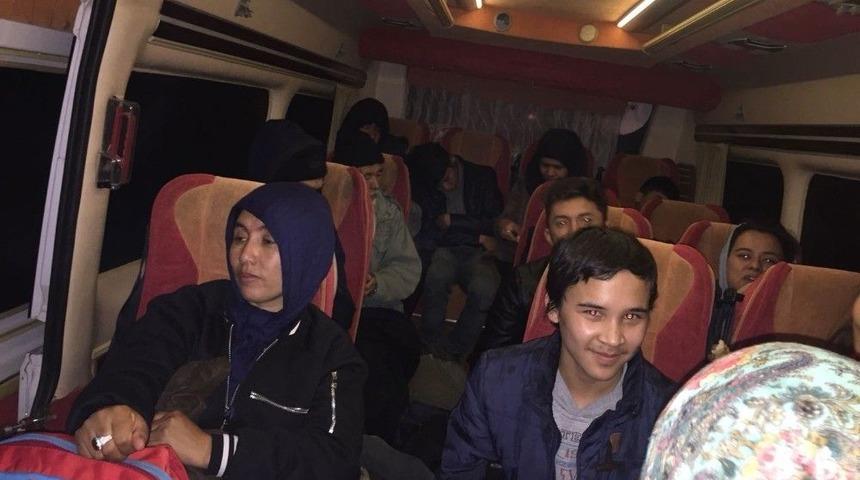 &Ccedil;anakkale&rsquo;de 35 Ka&ccedil;ak G&ouml;&ccedil;men Yakalandı