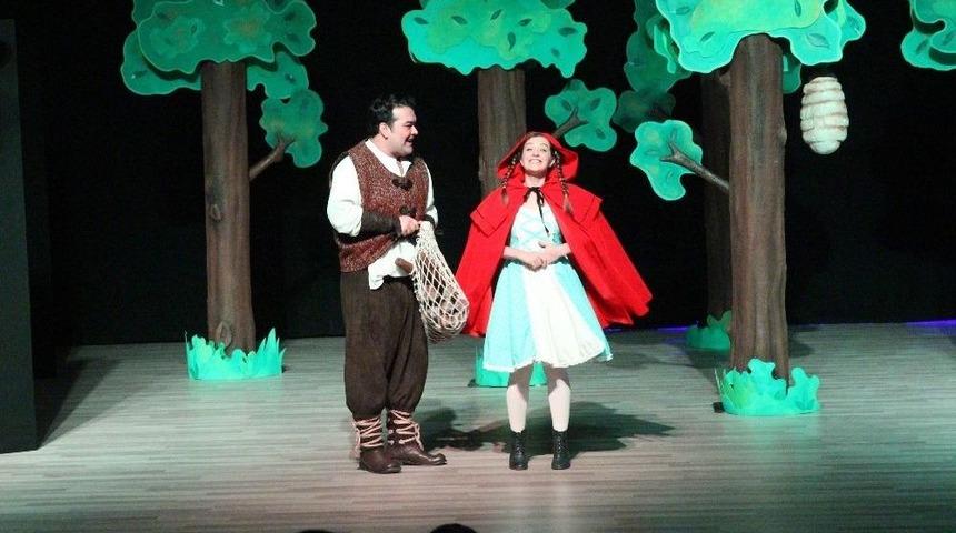 Beyşehir’de “kırmızı Başlıklı Kız” Sahnelendi