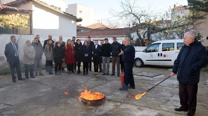 Aile Ve Sosyal Politikalar Edirne İl M&uuml;d&uuml;rl&uuml;ğ&uuml;nden Yangın Tatbikatı