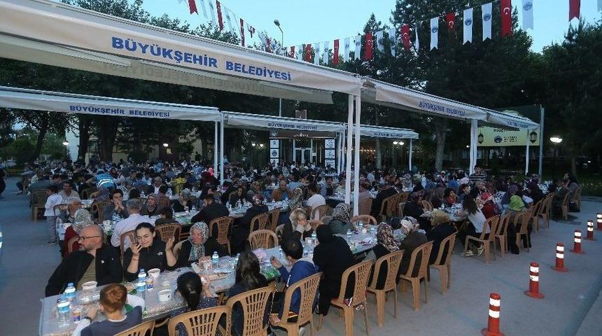 B&uuml;y&uuml;kşehir&rsquo;in İftar Sofrası