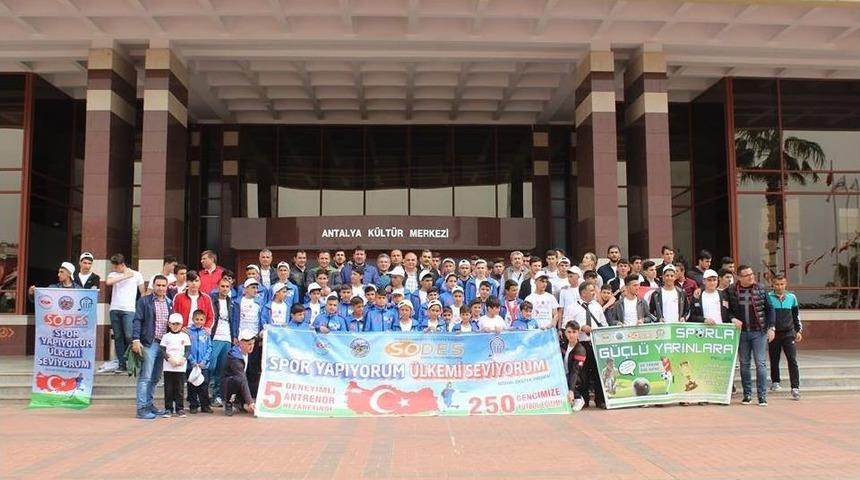 90 Siirtli &Ouml;ğrenci Antalya&rsquo;yı Keşfediyor