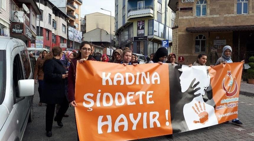 Demirci&rsquo;de &rsquo;kadına Y&ouml;nelik Şiddete Hayır&rsquo; Y&uuml;r&uuml;y&uuml;ş&uuml;