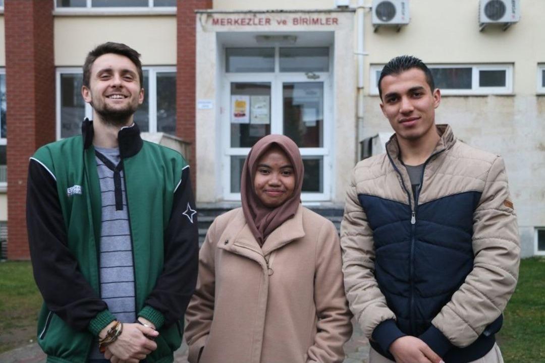 Onlar Eğitim İ&ccedil;in Avrupa&rsquo;yı Değil T&uuml;rkiye&rsquo;yi Se&ccedil;tiler