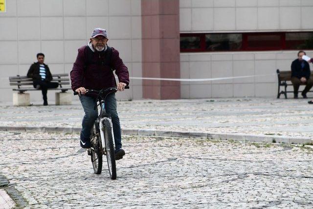 Profesörün 68 Yıllık Bisiklet Tutkusu