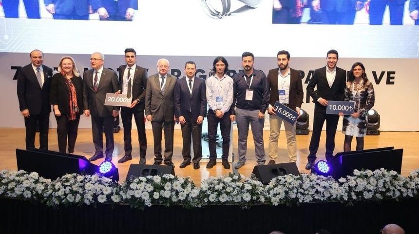 Zeytin &Ccedil;ekirdeğini Plastiğe D&ouml;n&uuml;şt&uuml;ren Projeye B&uuml;y&uuml;k &Ouml;d&uuml;l