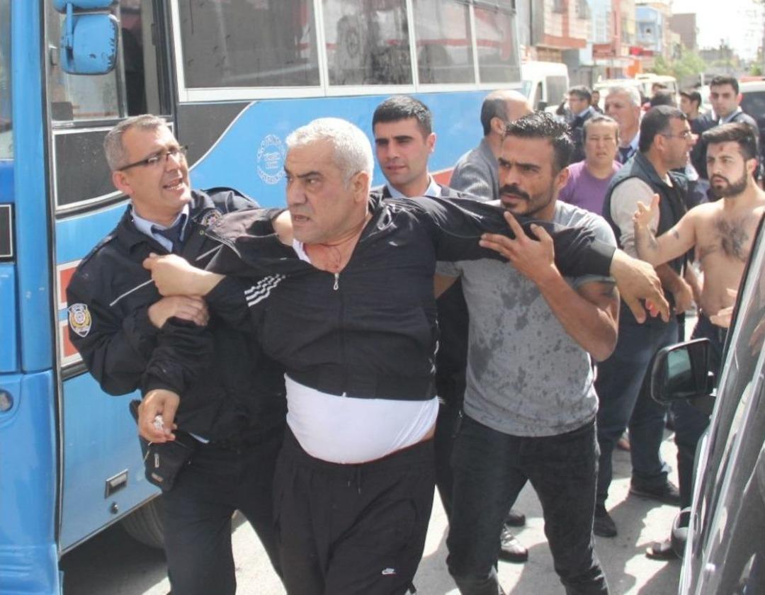 Sokak Ortasında Silahlı Kavga: 4 Yaralı