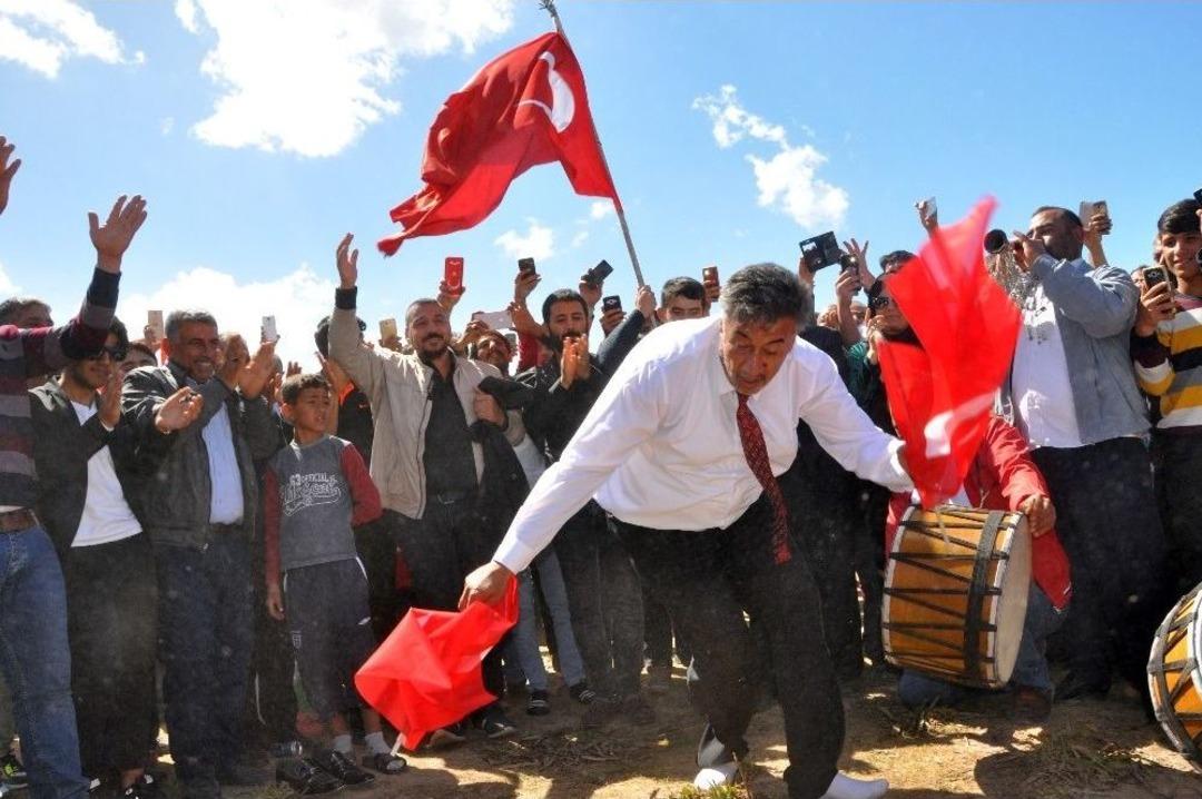 Arap K&ouml;kenli Tayy Kabilesi, Zeytin Dalı Harekatı Zaferini Halayla Kutladı