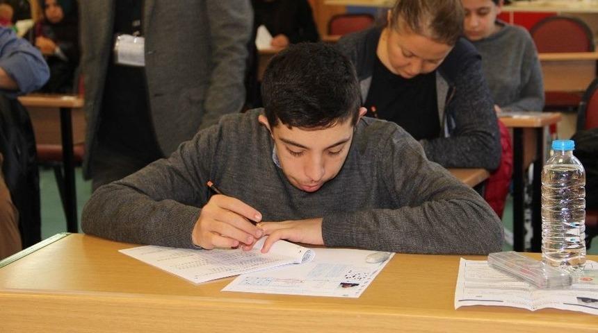 Hafta Sonu 5 Bin Engelli &Ouml;ğrenci A&ccedil;ık&ouml;ğretim Sınavınlarına Girdi
