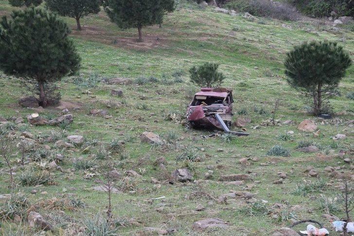 Virajı Alamayan Otomobil Uçuruma Yuvarlandı: 1 Ölü G1