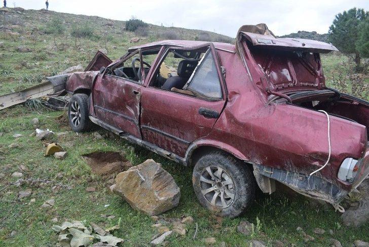 Virajı Alamayan Otomobil Uçuruma Yuvarlandı: 1 Ölü G3