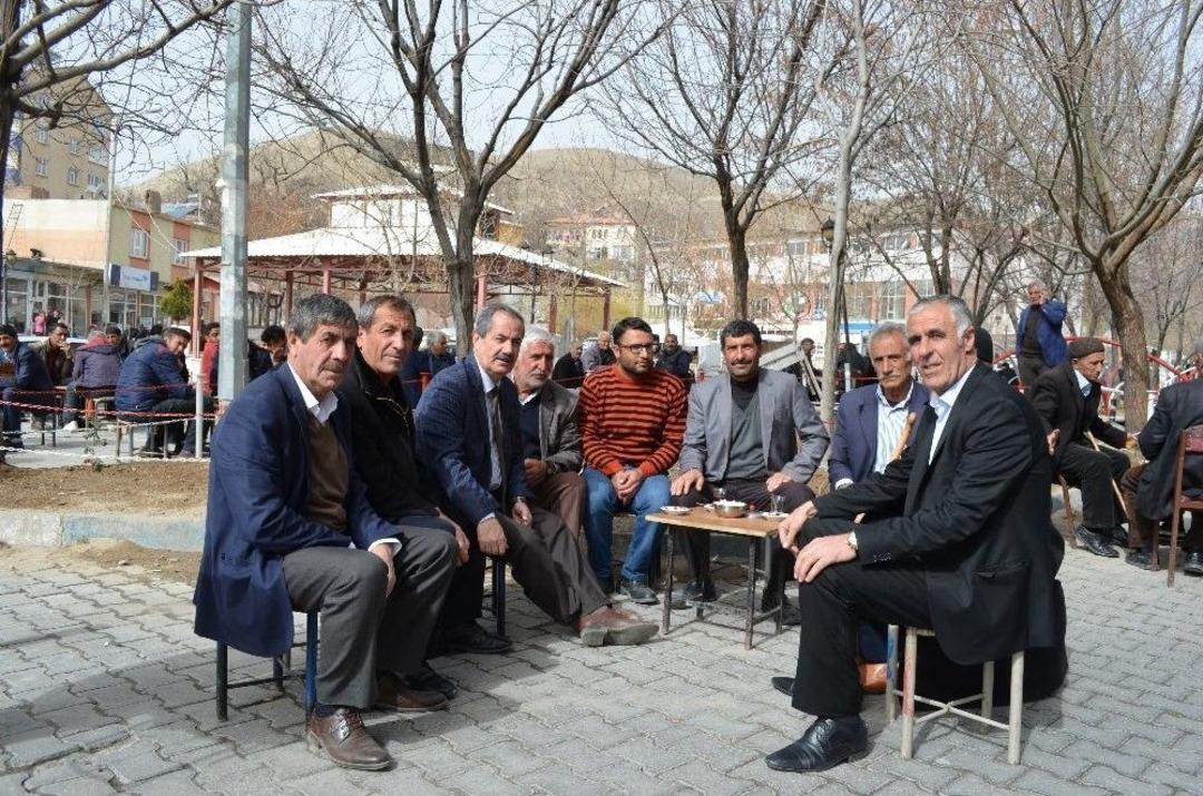 Başkan G&uuml;rsoy Vatandaşların Sorunlarını Dinledi