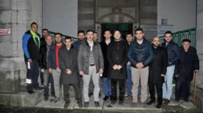 Karacabeyli Gen&ccedil;ler Sabah Namazında Buluştu