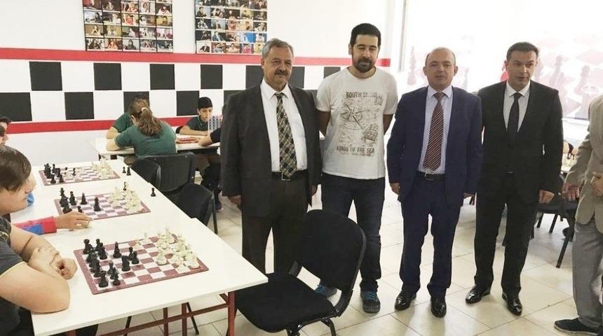 Burhaniye&rsquo;de Satran&ccedil; Ve Akıl Oyunları Sınıfı A&ccedil;ıldı