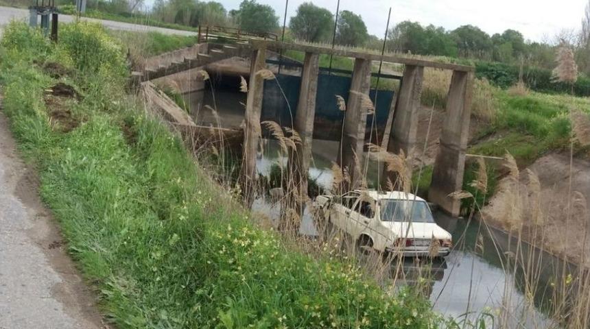 Manisa&rsquo;da Otomobil Sulama Kanalına U&ccedil;tu: 2 Yaralı