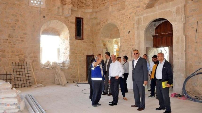 Vali Meral, Karaman Kalesi&rsquo;nde İncelemelerde Bulundu