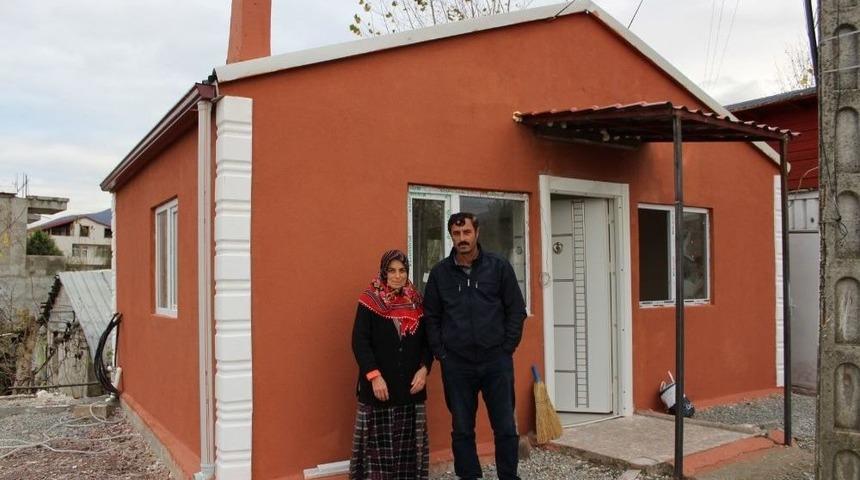 Derme &Ccedil;atma Barakada Yaşayan Aile Yeni Yuvasına Kavuştu