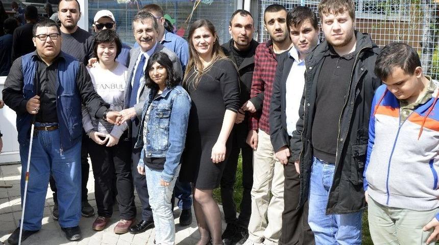 G&ouml;rsem&rsquo;in &Ouml;zel &Ccedil;ocukları &Ccedil;anakkale Şehitlerini Andı